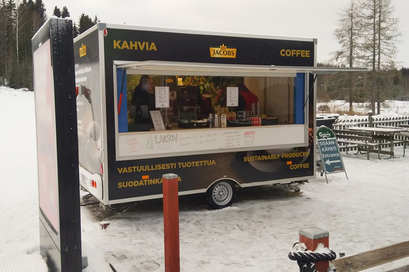 Jacobs Cafitesse kahvin suurtuotantoasema juomavalikoimana kahvi ja kaakao